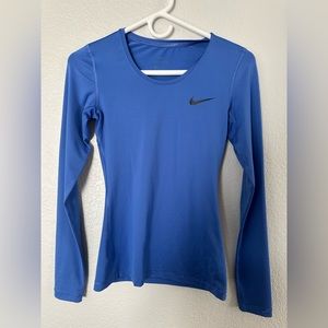 Women’s Nike top